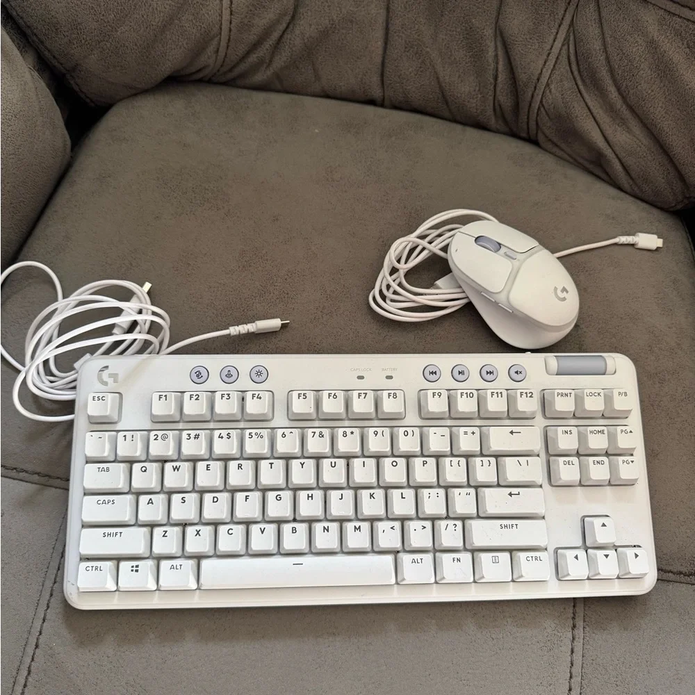 Bluetooth Logitech White Keyboard and Mouse with Blue Lighting